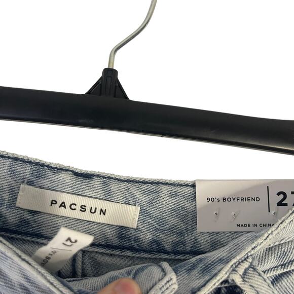 Pacsun NWT Women's Size 27 Light Wash Butterfly Print 90s Boyfriend Jeans - Picture 6 of 11